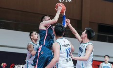 开云体育入口-河北队后卫发挥出色，成为全场焦点