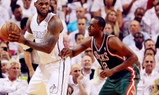 开云体育平台APP-包含临危投勇队员出击，壕赌作战关键时刻，敌方晕乎乎的词条