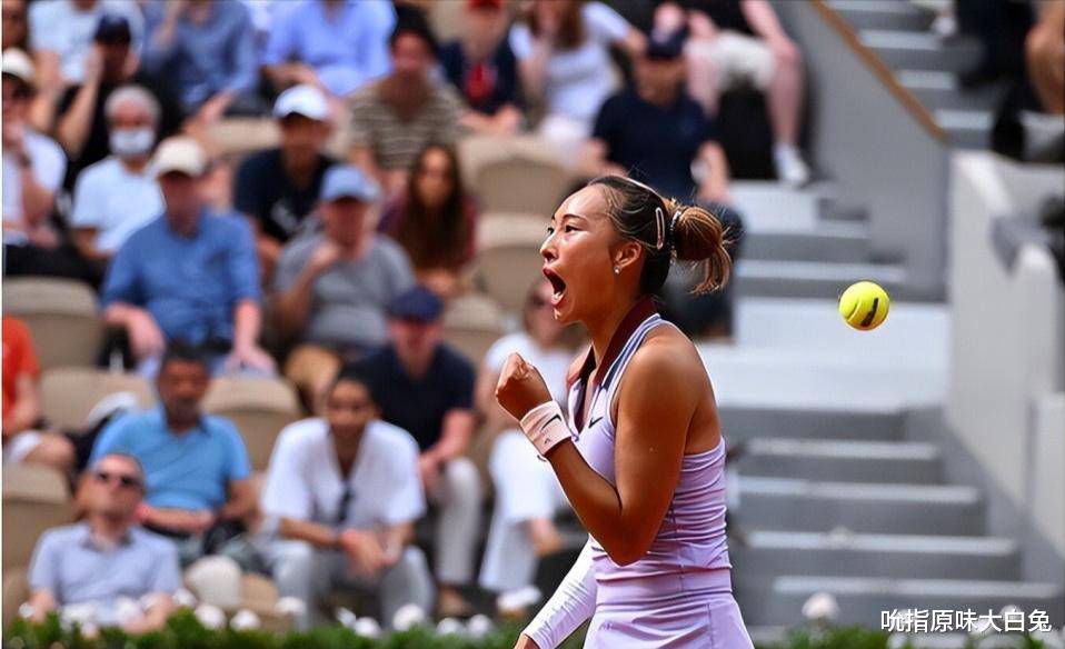 罗马尼亚女足球员在比赛中展现出了不屈的意志