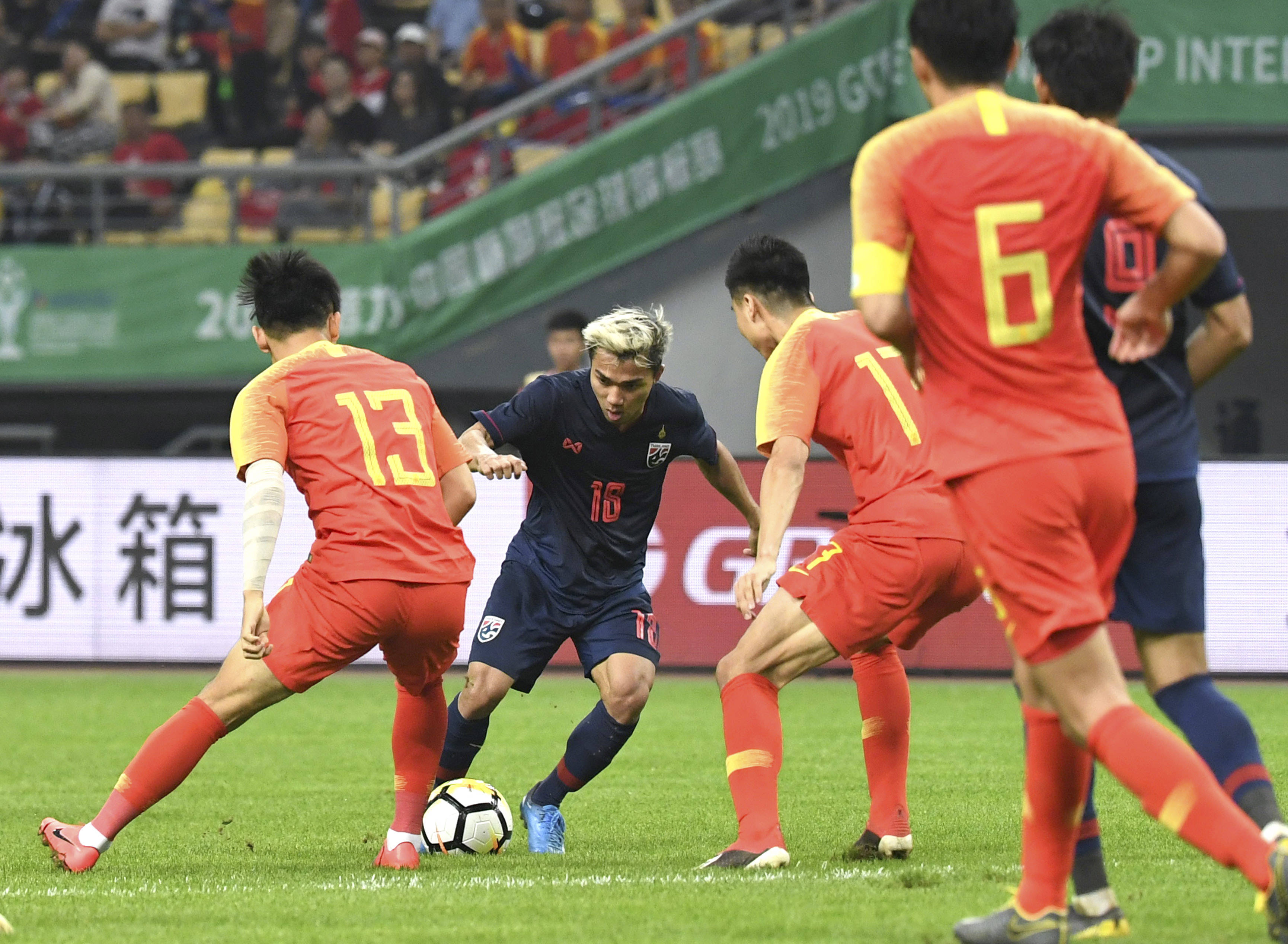 泰国代表团抢眼出征，势不可挡
