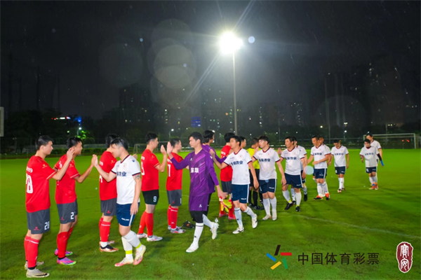 双方激烈角逐，比赛带来紧张刺激