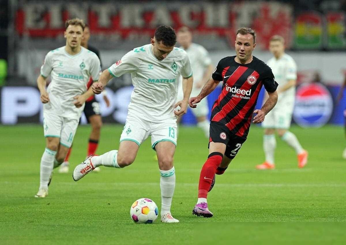 法兰克福主场平局，积分榜上升