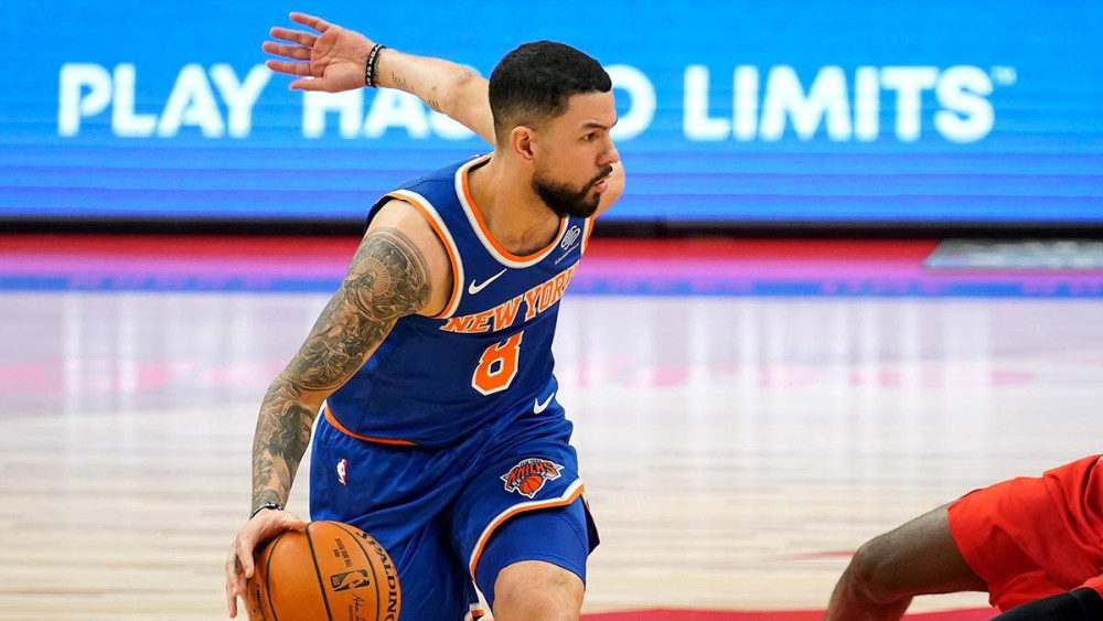 佩林卡主教练带领球队在比赛中大获全胜