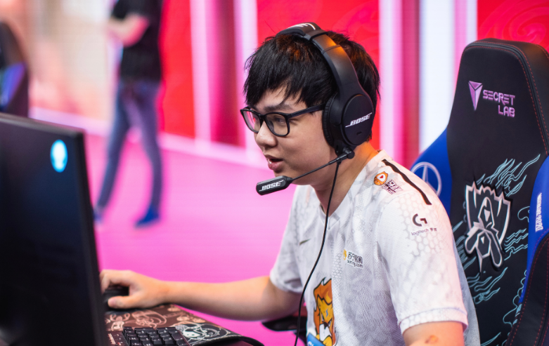 V5绝杀TL,Jankos完成史诗逆转顶尖较量淘汰赛,锁定晋级资格 V5绝杀TL,Jankos完成史诗逆转顶尖较量淘汰赛,锁定晋级资格