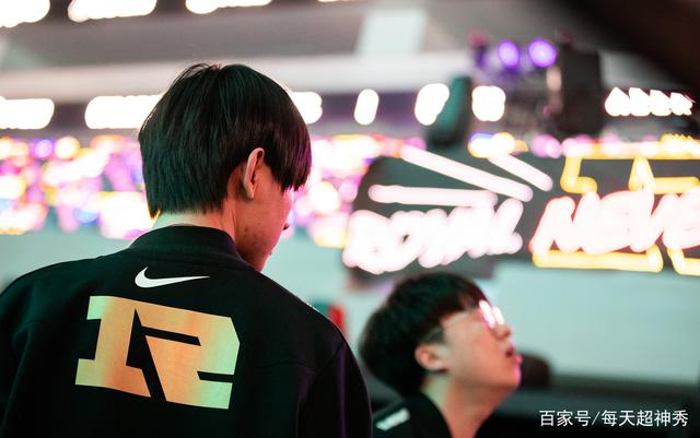 FPX血洗G2,Keria极限生还后反打激烈交锋成都决赛之夜,让粉丝疯狂欢呼的简单介绍 FPX血洗G2,Keria极限生还后反打激烈交锋成都决赛之夜,让粉丝疯狂欢呼的简单介绍