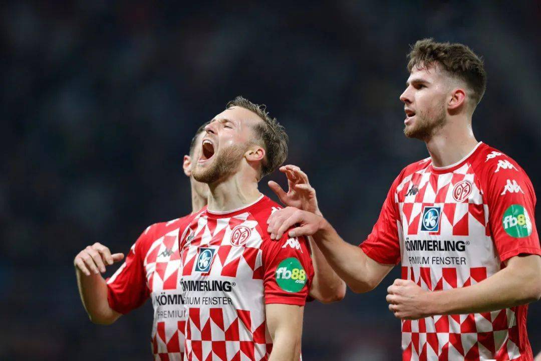 包含苏黎世受伤核心缺阵,球队实力受影响的词条 包含苏黎世受伤核心缺阵,球队实力受影响的词条