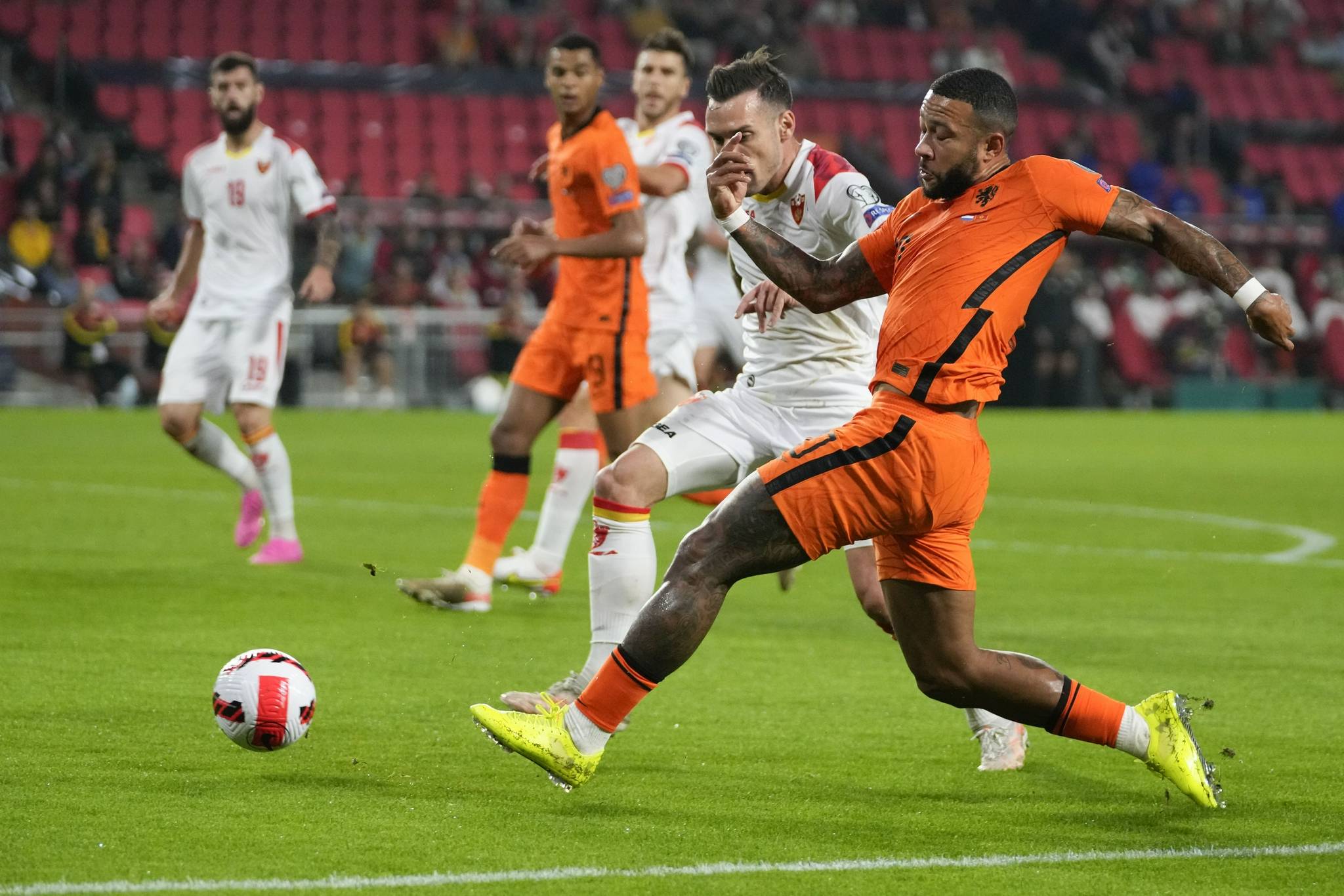 欧洲杯比赛小组赛精彩纷呈,胜者堪称英雄 欧洲杯比赛小组赛精彩纷呈,胜者堪称英雄