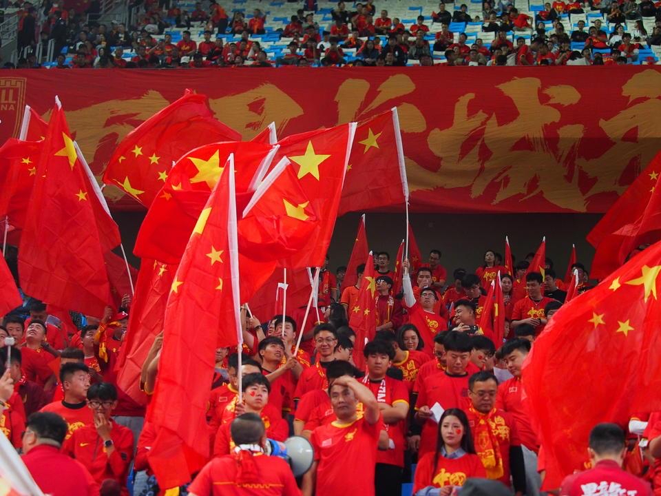 国际赛场上，中国代表队取得胜利