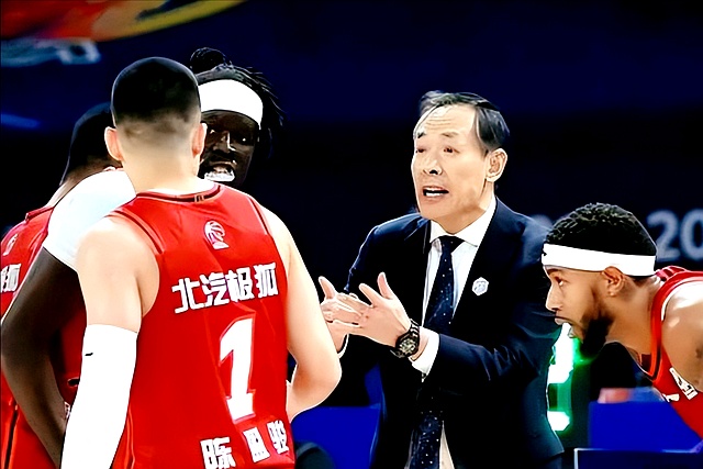 上海队在比赛中势如破竹,夺取胜利 上海队在比赛中势如破竹,夺取胜利