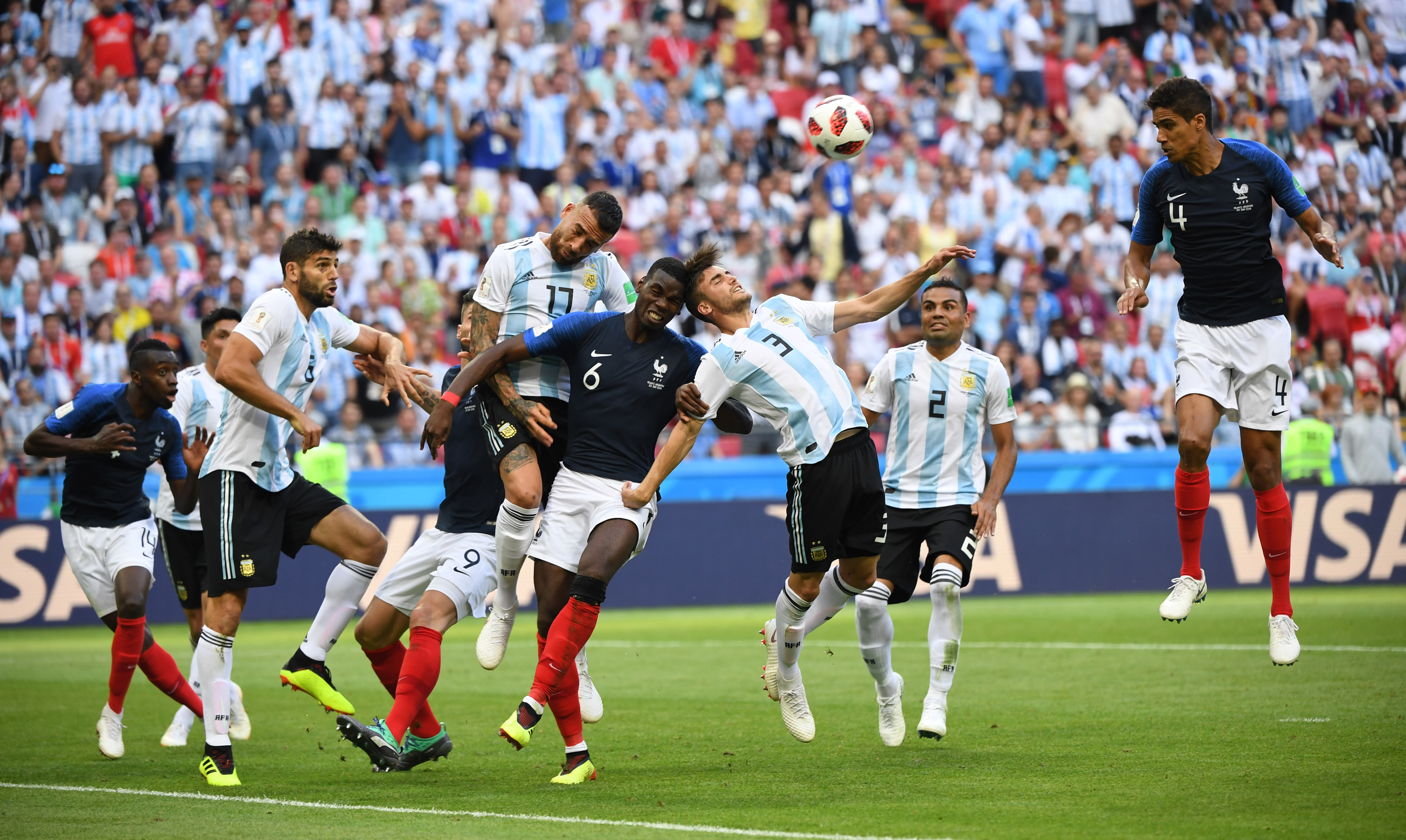 法国队在友谊赛中展现出色球技