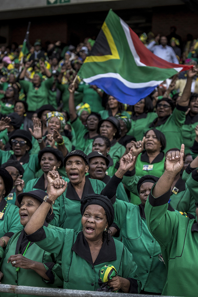 非洲球员在顶尖比赛中勇夺奖杯