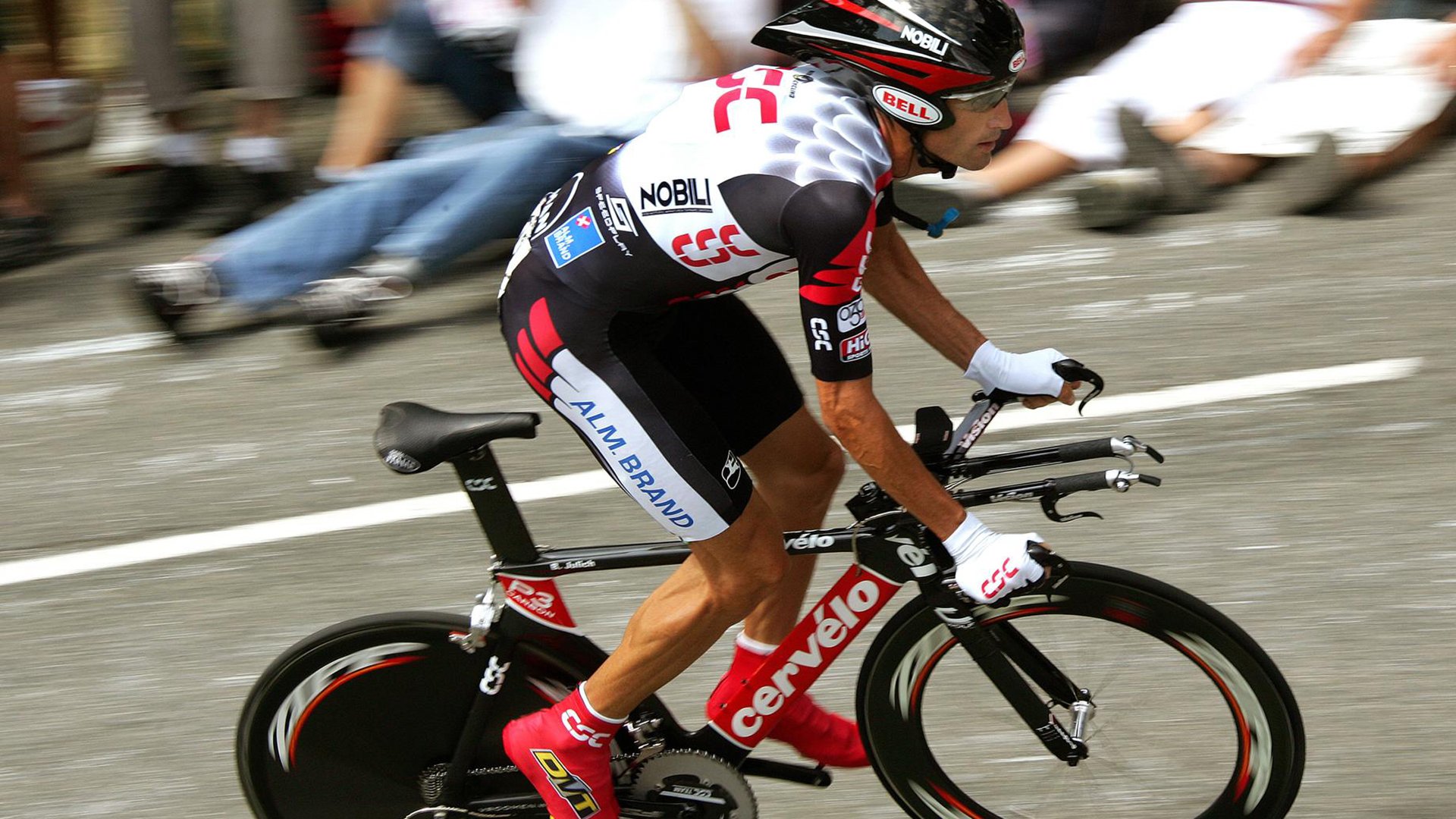 欧冠之夜,瑞典血拼莱比锡红牛,马丁内利成为关键先生