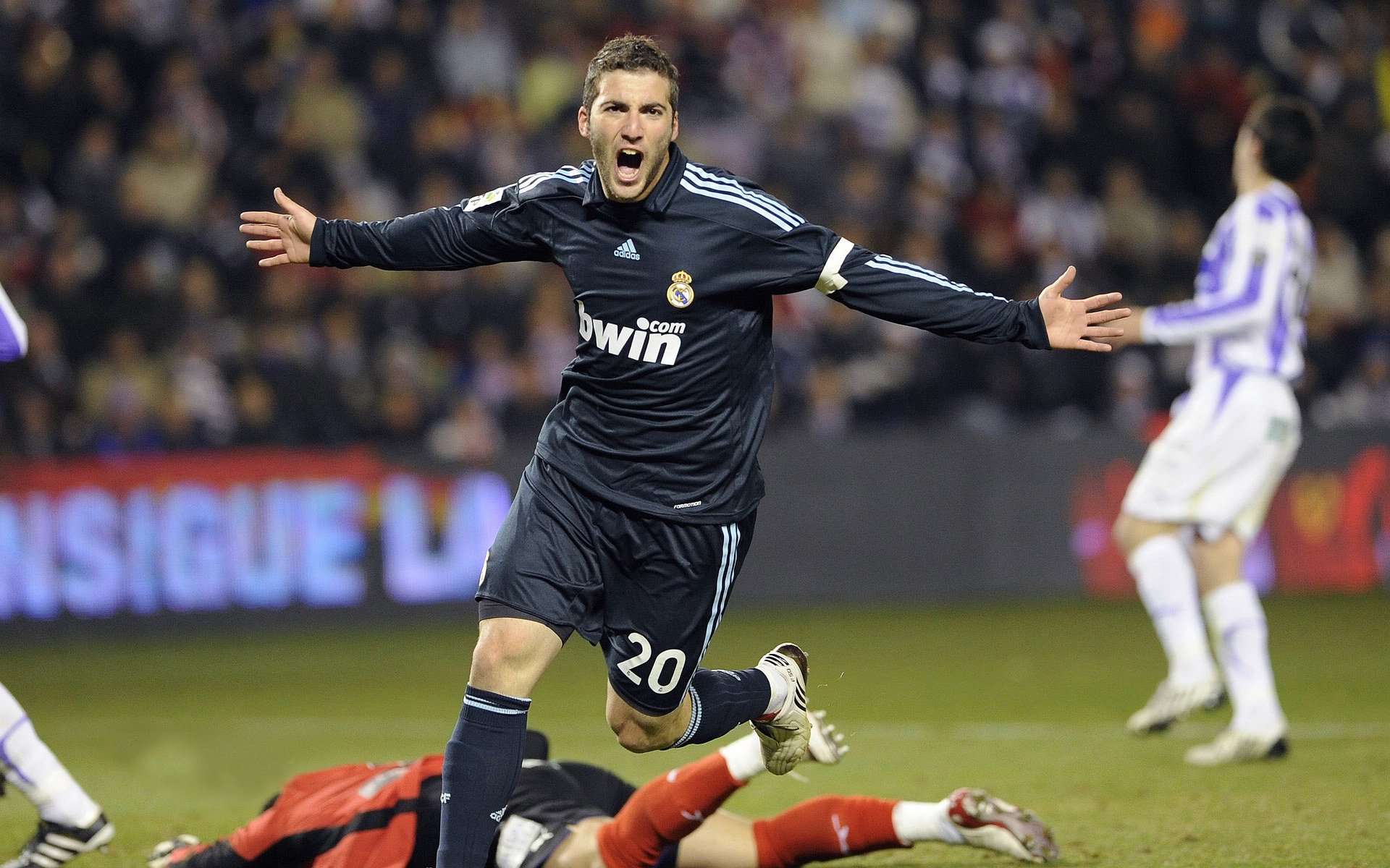 冰与火之歌，当篮球场响起尼斯战吼